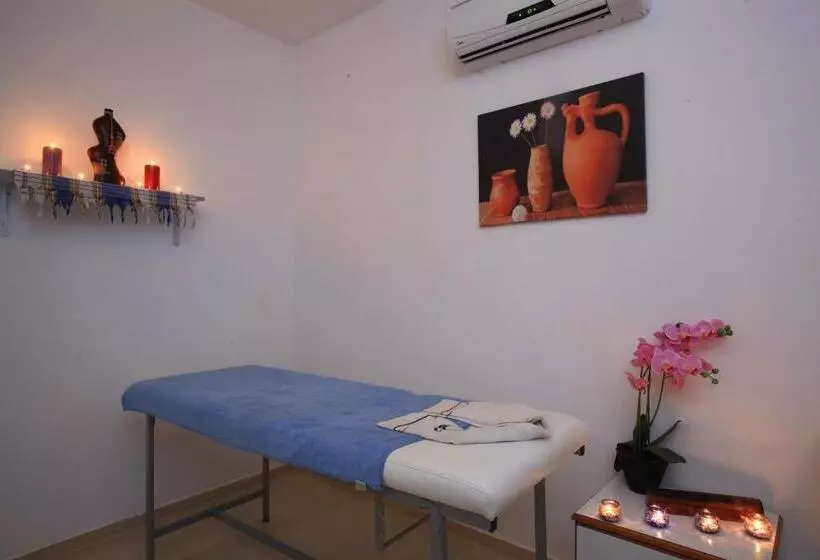 Summer Garden Suites Beach