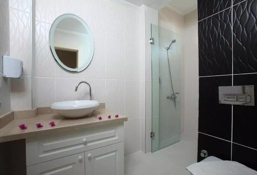 Summer Garden Suites Beach