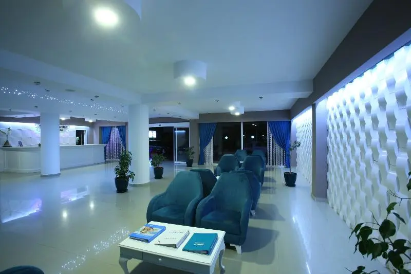 Summer Garden Suites Beach