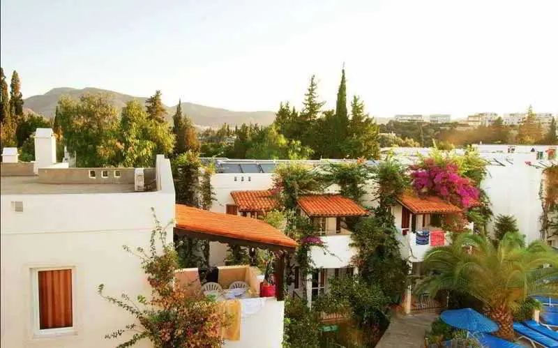 Summer Garden Suites Beach