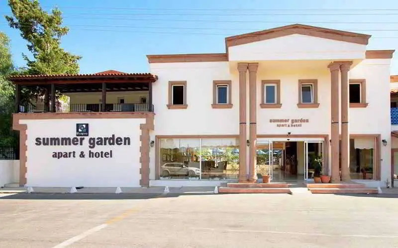 Summer Garden Suites Beach