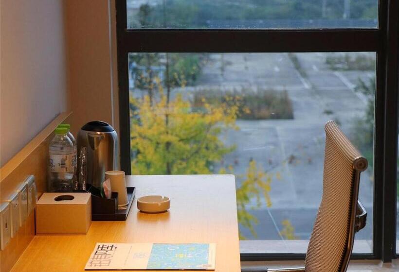 Hotel 7days Premium Chengdu East Railway Station Subway Station Branch