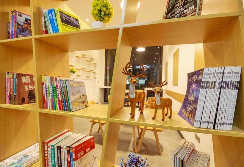 Hotel 7days Premium Chengdu East Railway Station Subway Station Branch