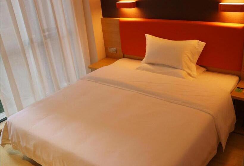 Hotel 7days Premium Chengdu East Railway Station Subway Station Branch