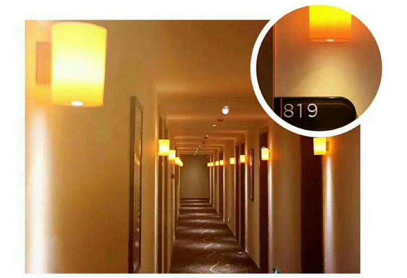 Hotel 7days Premium Chengdu East Railway Station Subway Station Branch