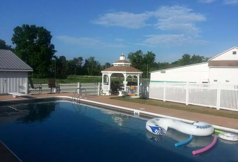 Aamiaismajoitus (B&B) Crystal Run Suites Of Springboro