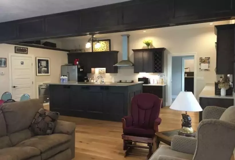 Aamiaismajoitus (B&B) Crystal Run Suites Of Springboro