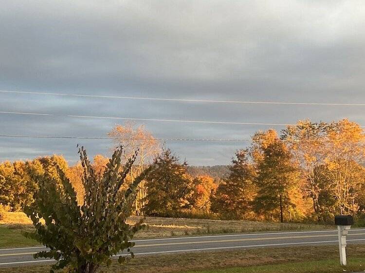 Отель Dawson Inn