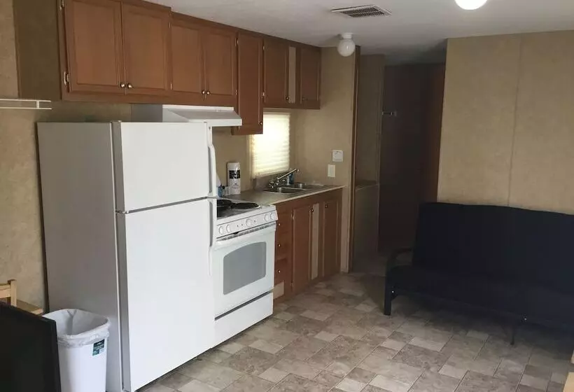 Hotelli Palmetto Oasis Rv Resort