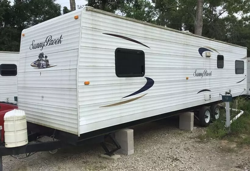 Hotelli Palmetto Oasis Rv Resort