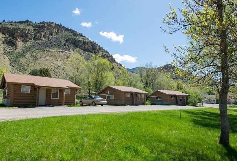 ホテル Yellowstone Hot Spring Cabins