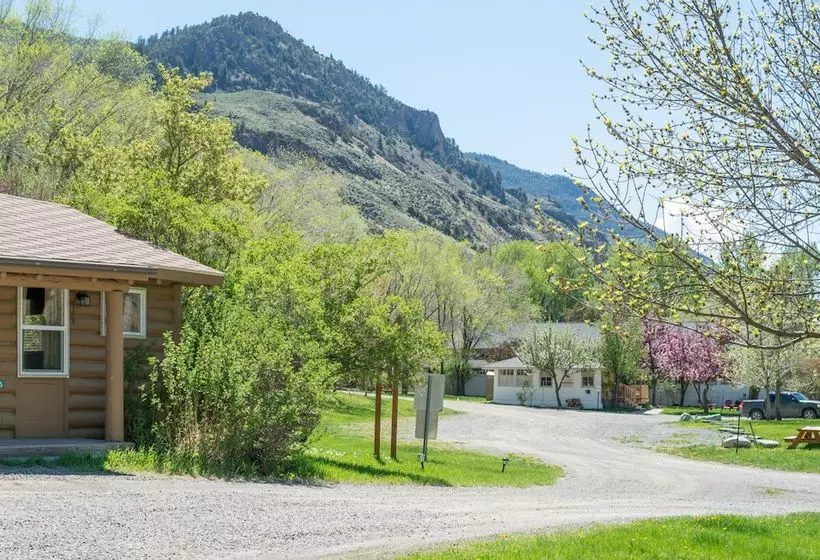 ホテル Yellowstone Hot Spring Cabins