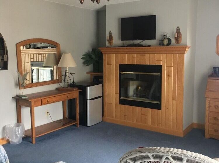 Lakeside Bed & Breakfast