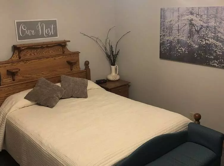 Lakeside Bed & Breakfast