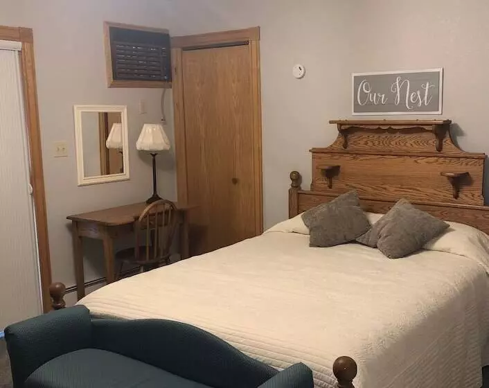 Lakeside Bed & Breakfast