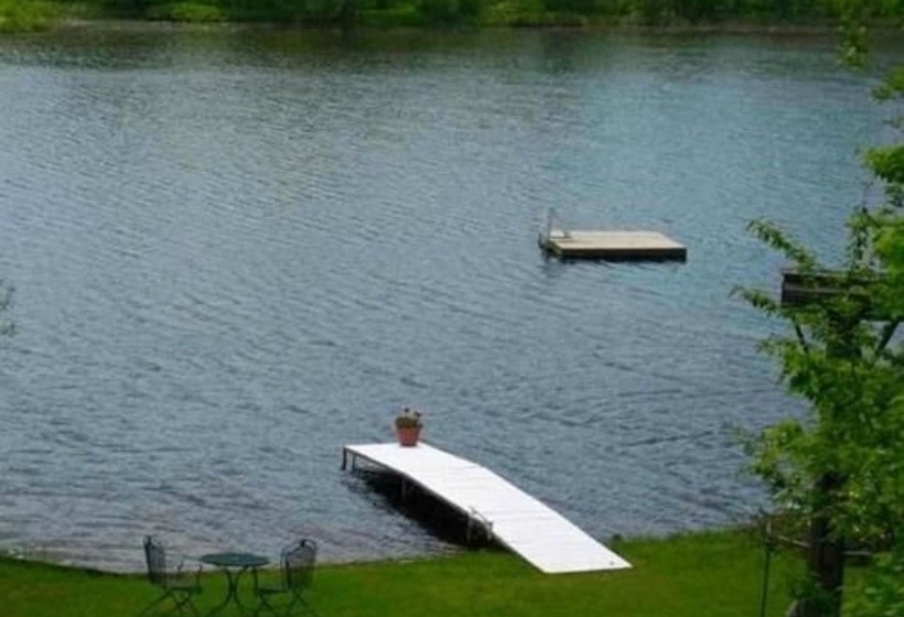 Lakeside Bed & Breakfast