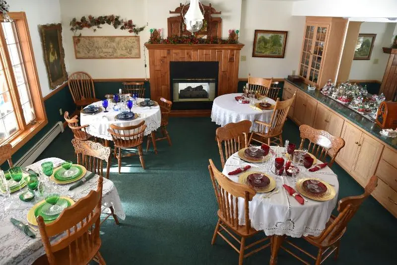 Lakeside Bed & Breakfast