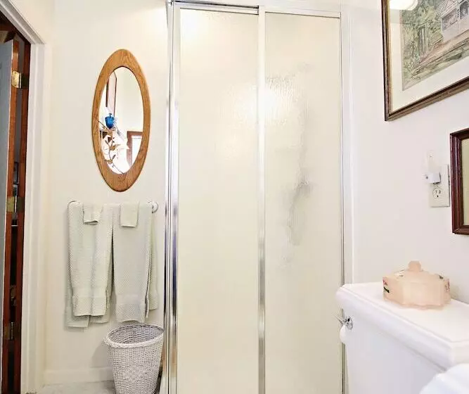 The Ebenezer House Bed & Breakfast