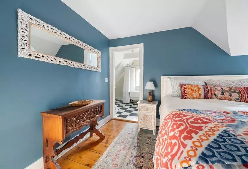 The Gables Of Rhinebeck Inn