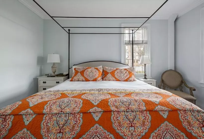 The Gables Of Rhinebeck Inn