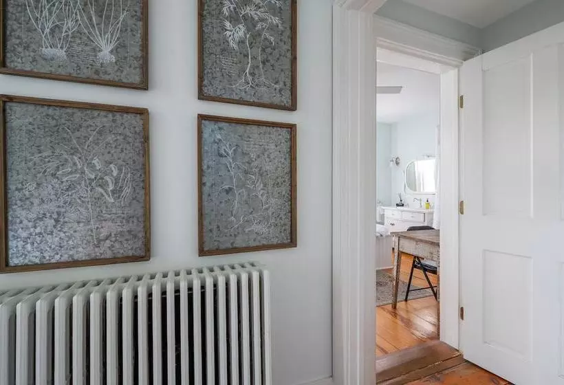 The Gables Of Rhinebeck Inn