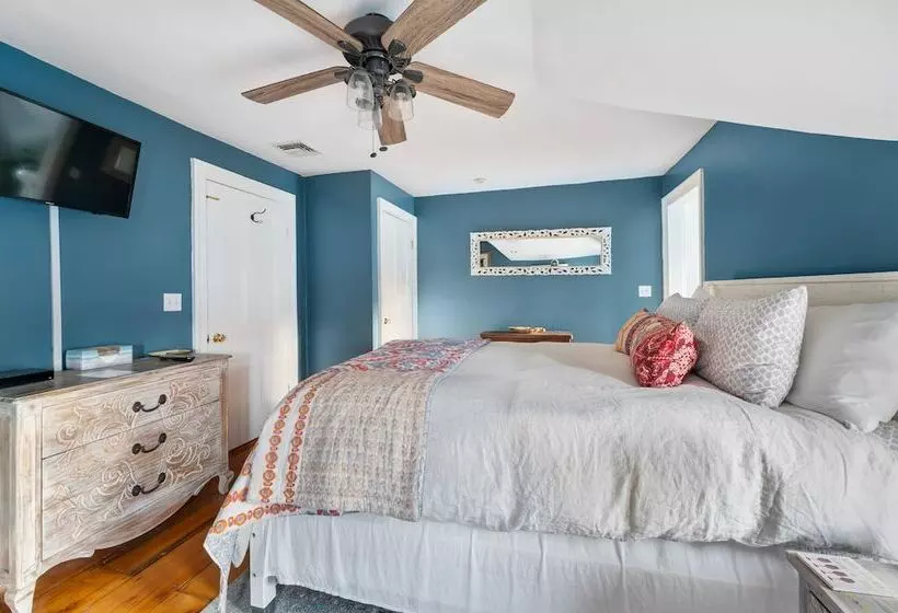 The Gables Of Rhinebeck Inn