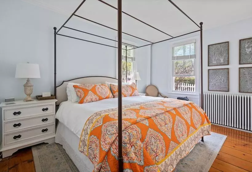 The Gables Of Rhinebeck Inn