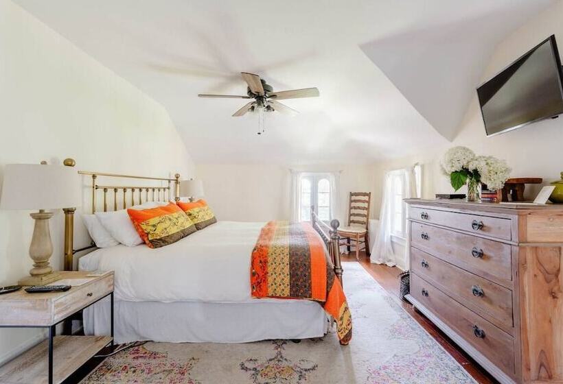 The Gables Of Rhinebeck Inn