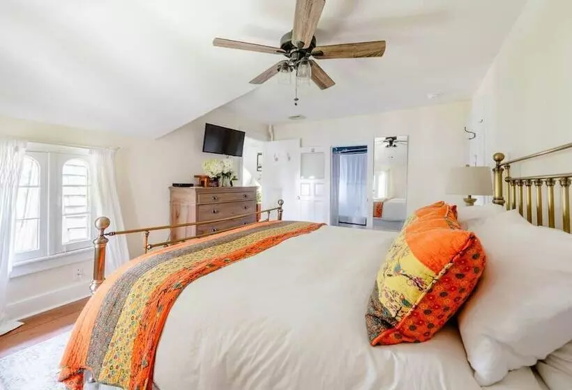 The Gables Of Rhinebeck Inn