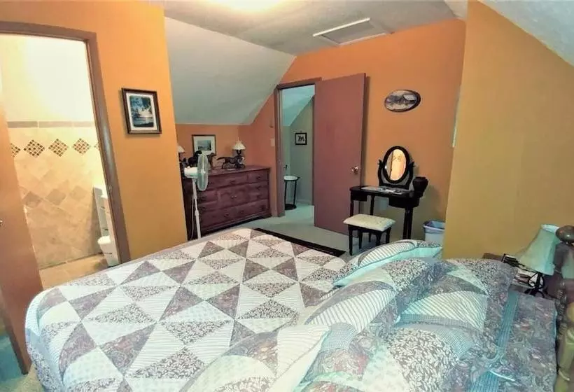 A_lazy_river_cabin