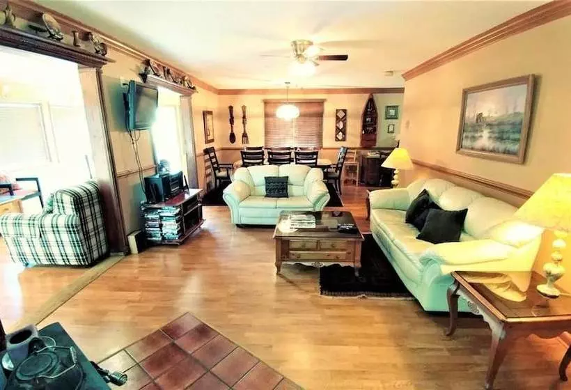 A_lazy_river_cabin