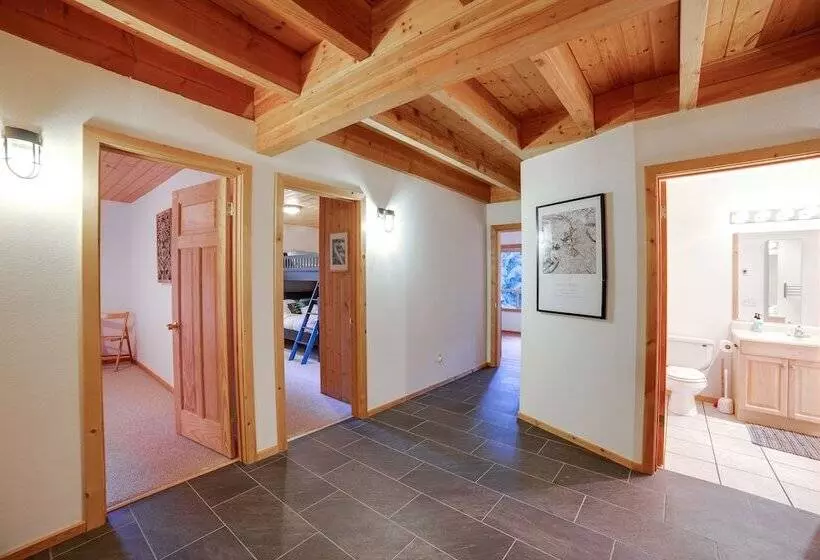 Mt. Baker Lodging Cabin 54 – Mt View, Wifi, Sleeps 6! By Mbl