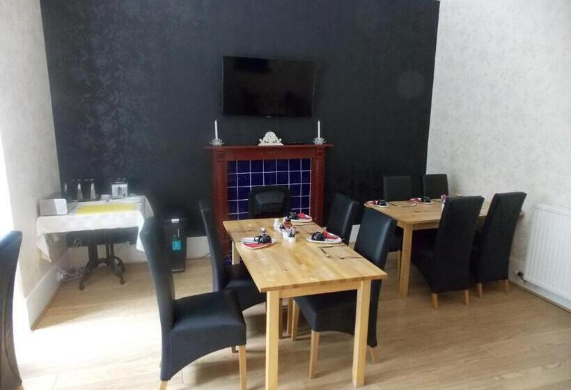 پانسیون Station View Guest House