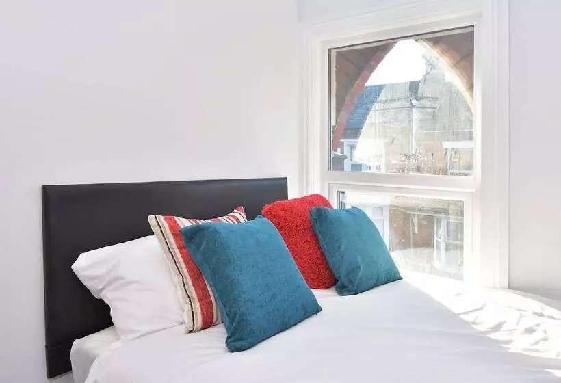 پانسیون Townhouse @ 272 Walthall Street Crewe