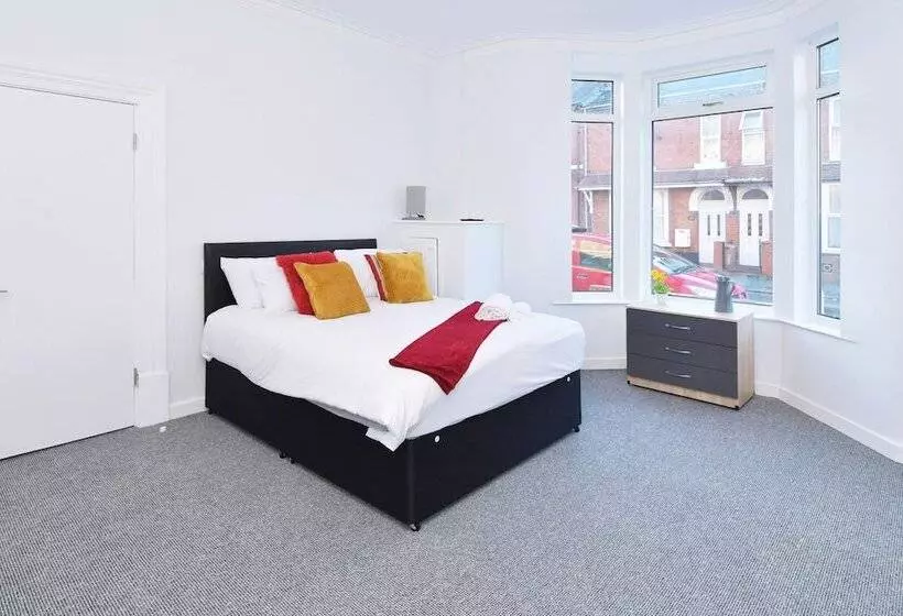 پانسیون Townhouse @ 272 Walthall Street Crewe