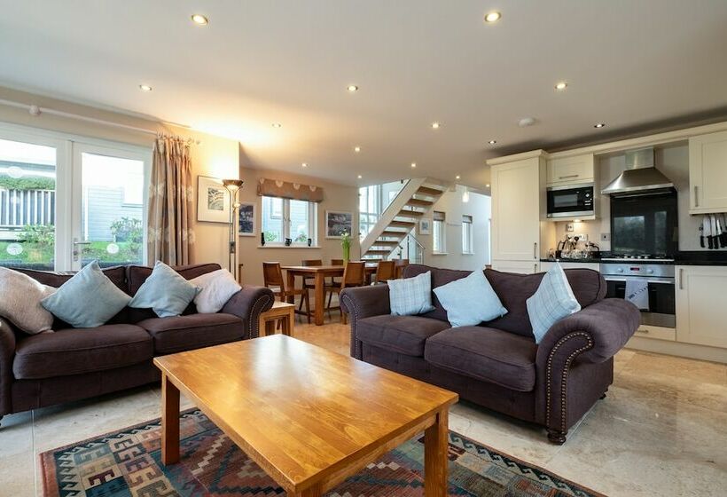 Pensione Trewhiddle Villa 08