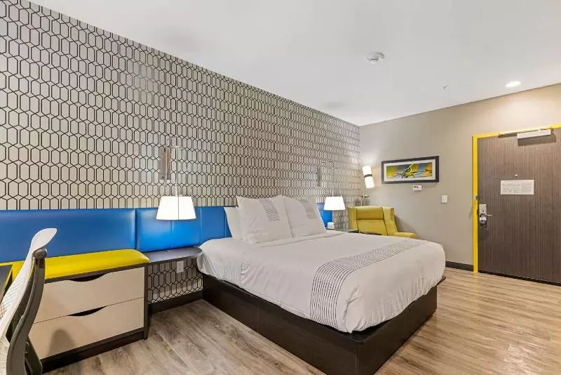 ホテル Glō Best Western Savannah Gateway I 95