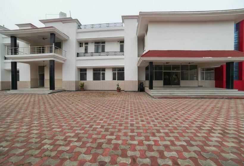 Hotel Capital O 49341 Sankalp