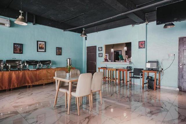 בית מלון כפרי Dna Fun Zone Pekanbaru