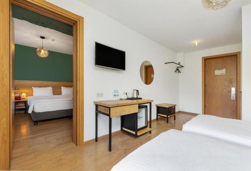 هتل Intourist Kazbegi