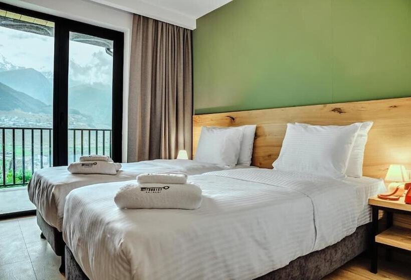 هتل Intourist Kazbegi