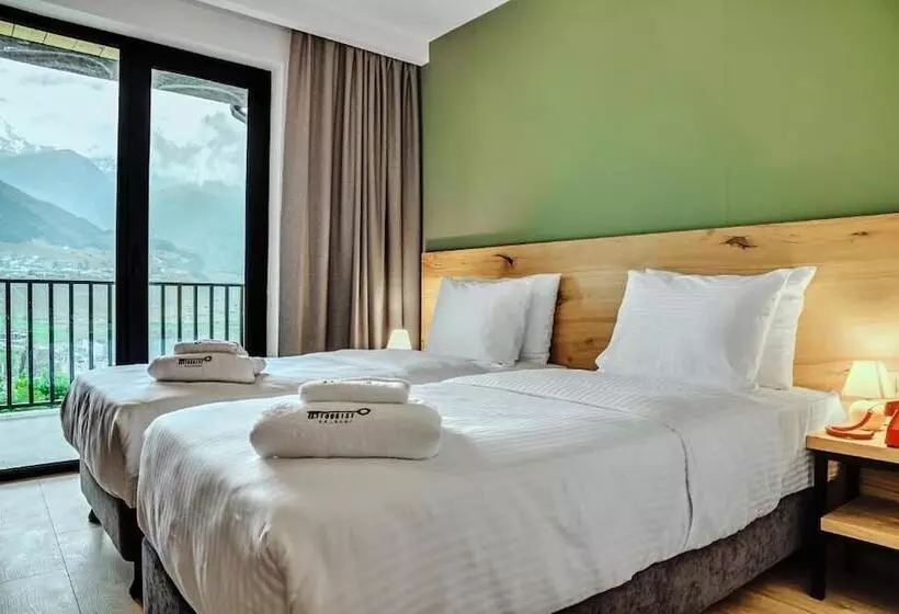 هتل Intourist Kazbegi