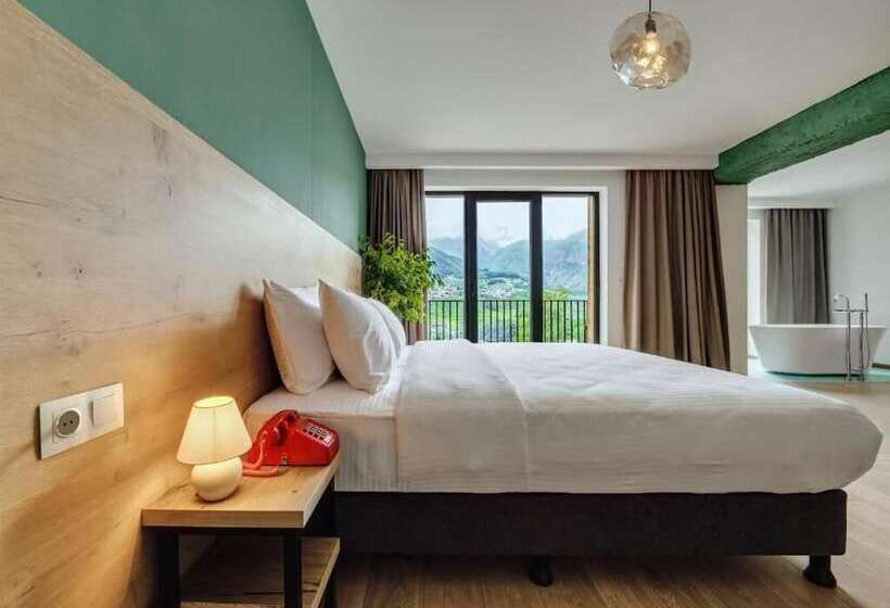 هتل Intourist Kazbegi