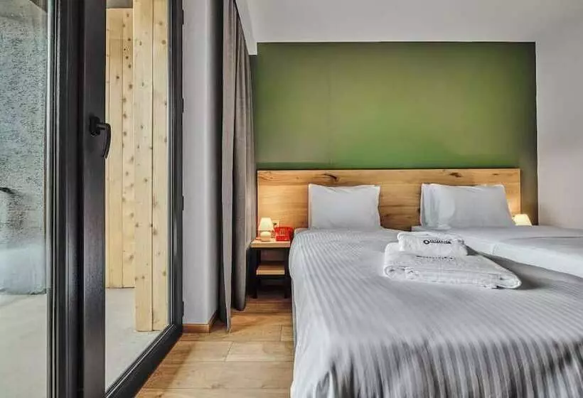 هتل Intourist Kazbegi