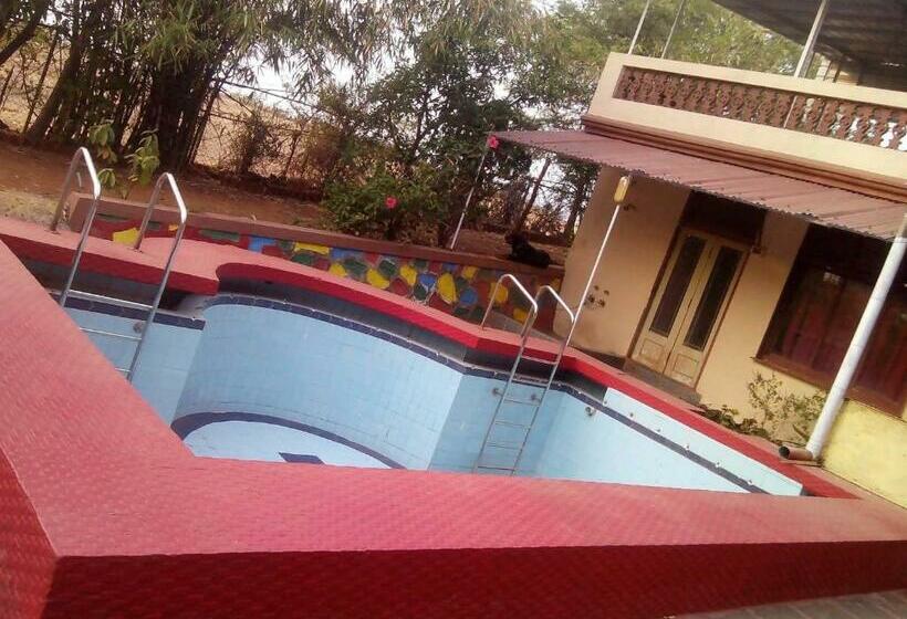 Hotel Mtdc Meghdhanush Park