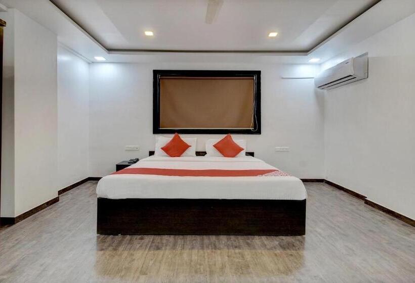 هتل Oyo 37647 Nirvana