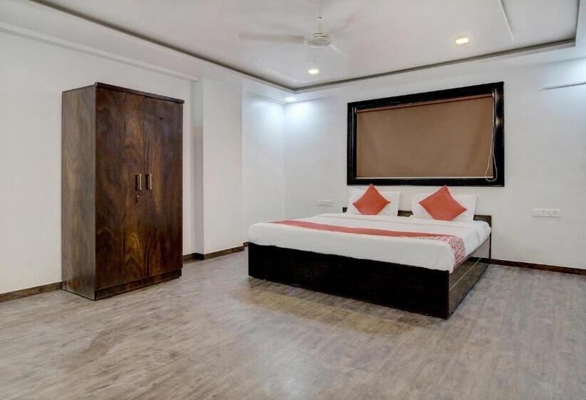 هتل Oyo 37647 Nirvana