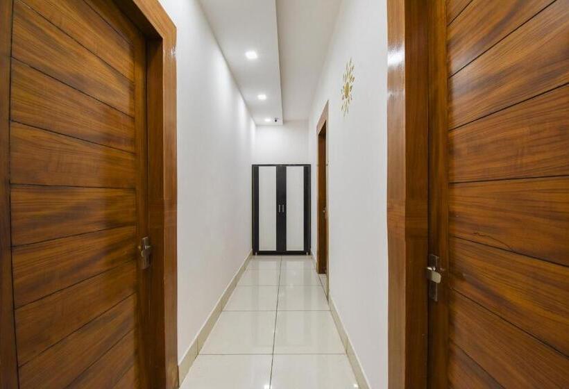 ホテル Oyo 62029  Shagun