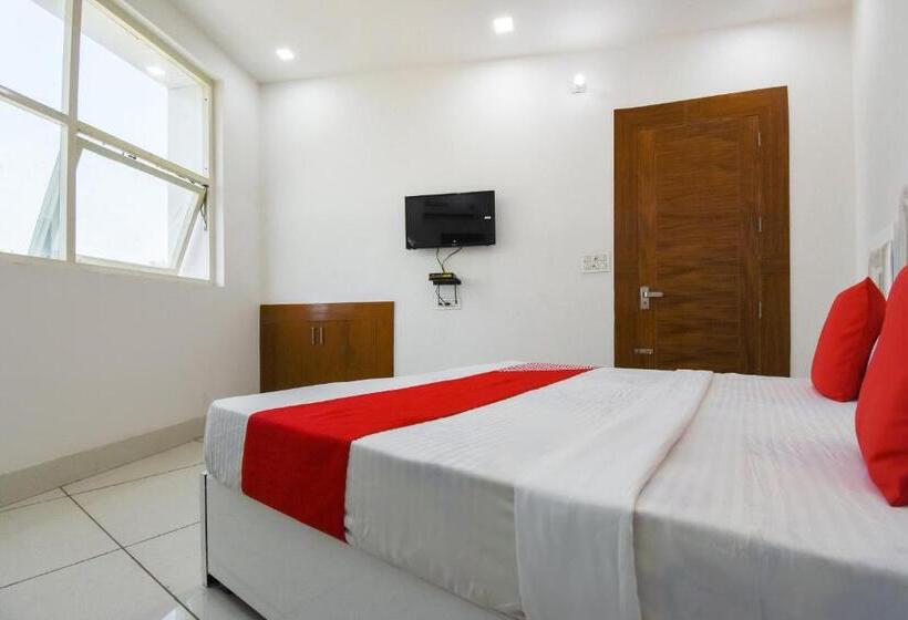 ホテル Oyo 62029  Shagun