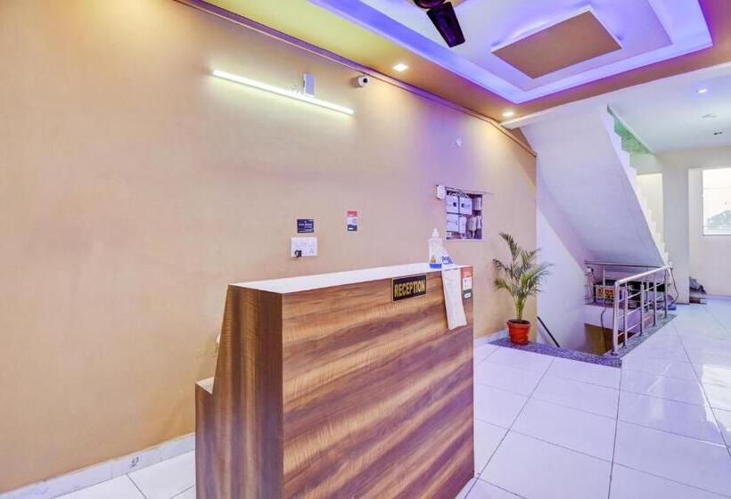 בית מלון כפרי Oyo 72793  Sarovar